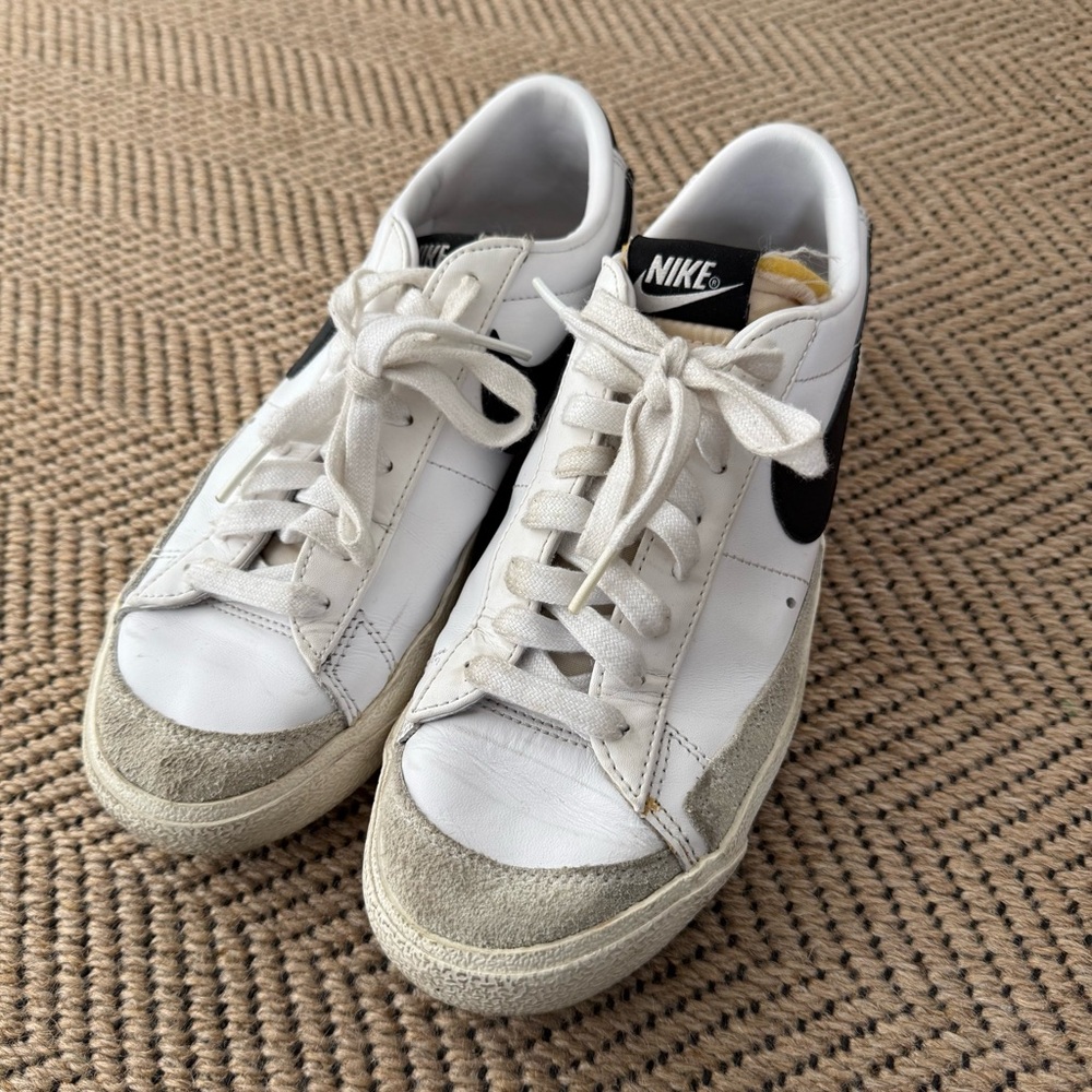 NIKE Blazer Low